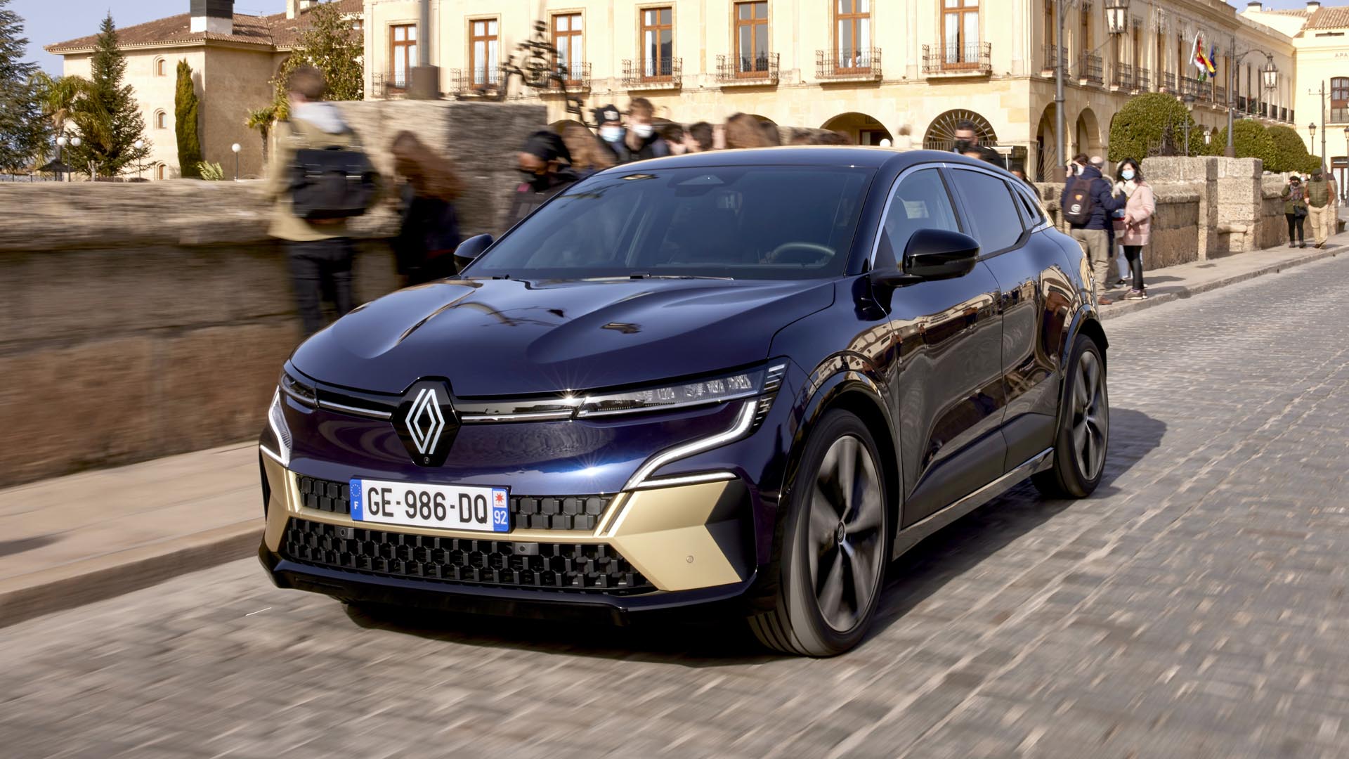 Renault Mégane ETech Electric (2022 ) review AutoTrader